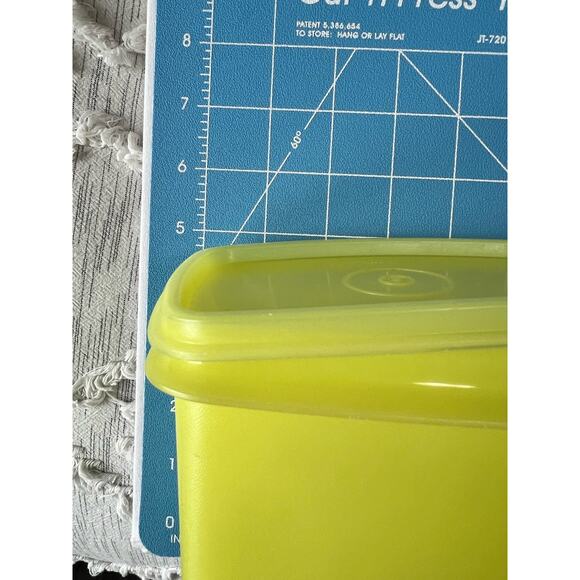 Vintage Lemon Yellow Tupperware Rectangular Container #1243-3 With Lid #1244-6 - Picture 4 of 14